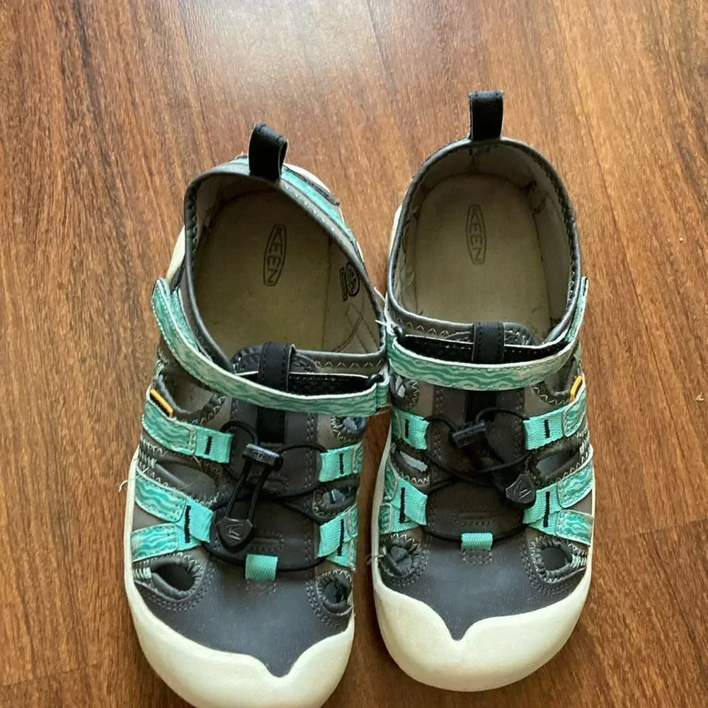 Keen Fisherman Sandals Sz 6